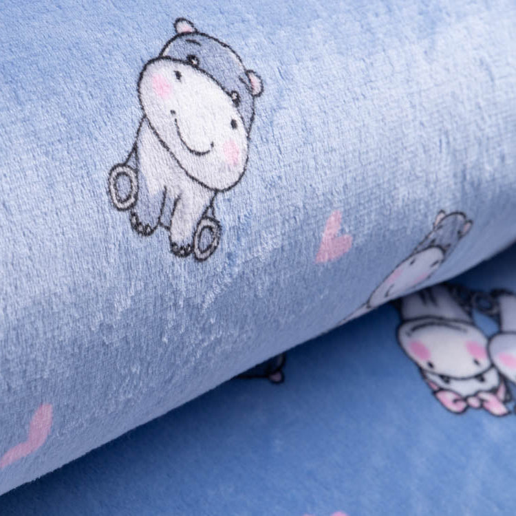 Wellnessfleece - niedliche Babynilpferde - blau