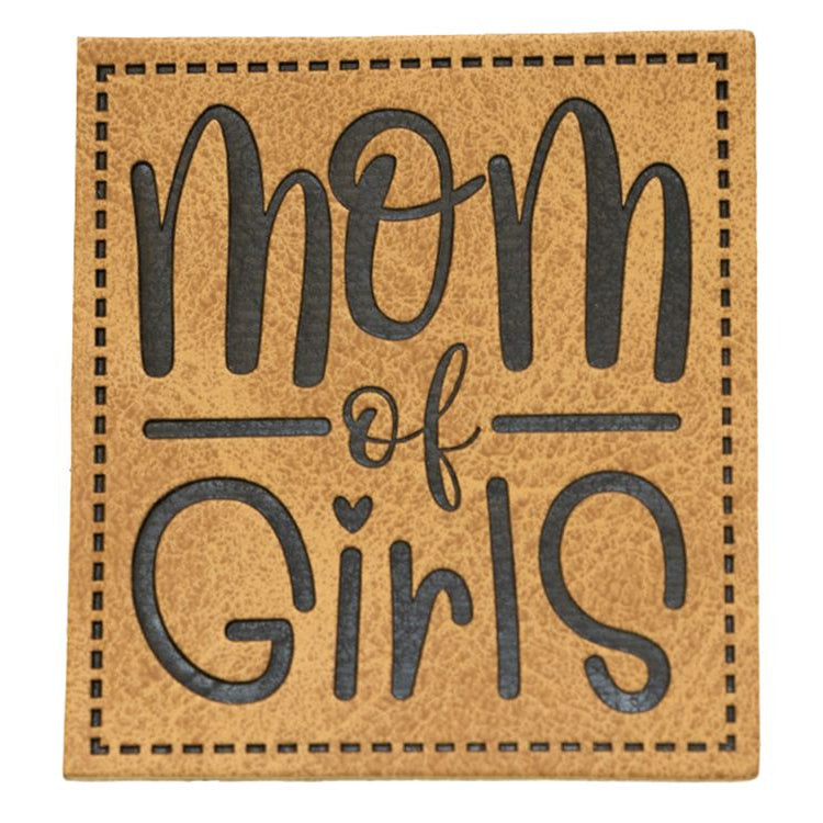 Jessy Sewing Kunstleder-Label mit aufgedruckter Nähnaht - "Mom of Girls" - braun