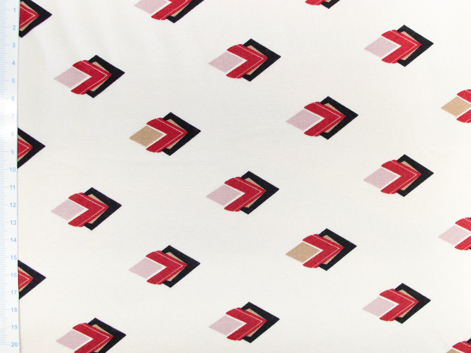 Webware Viskose Köper mit Bordüre - geometrisches Muster - creme