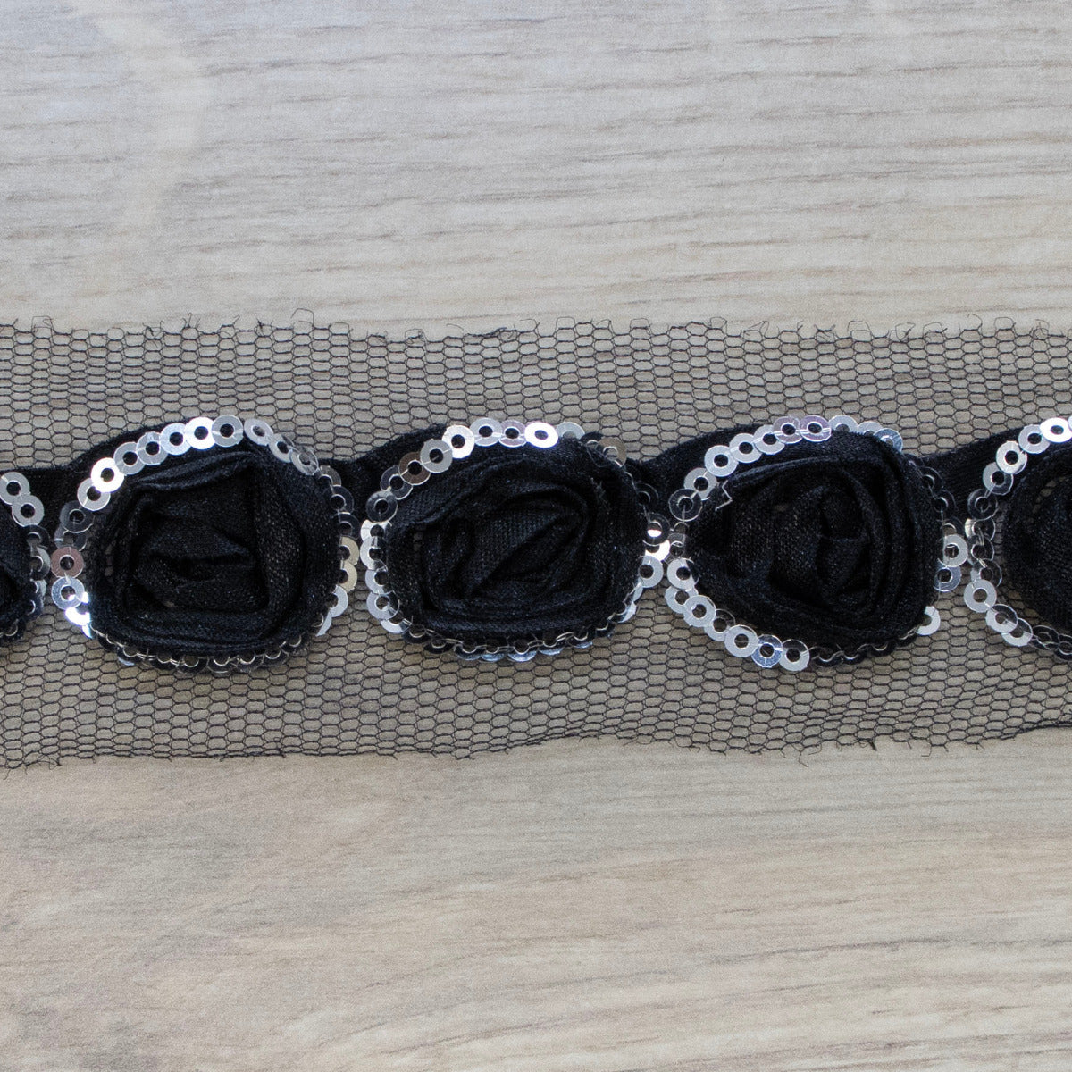 Rosenborte Mesh mit Pailetten - ca. 4 cm breit - schwarz