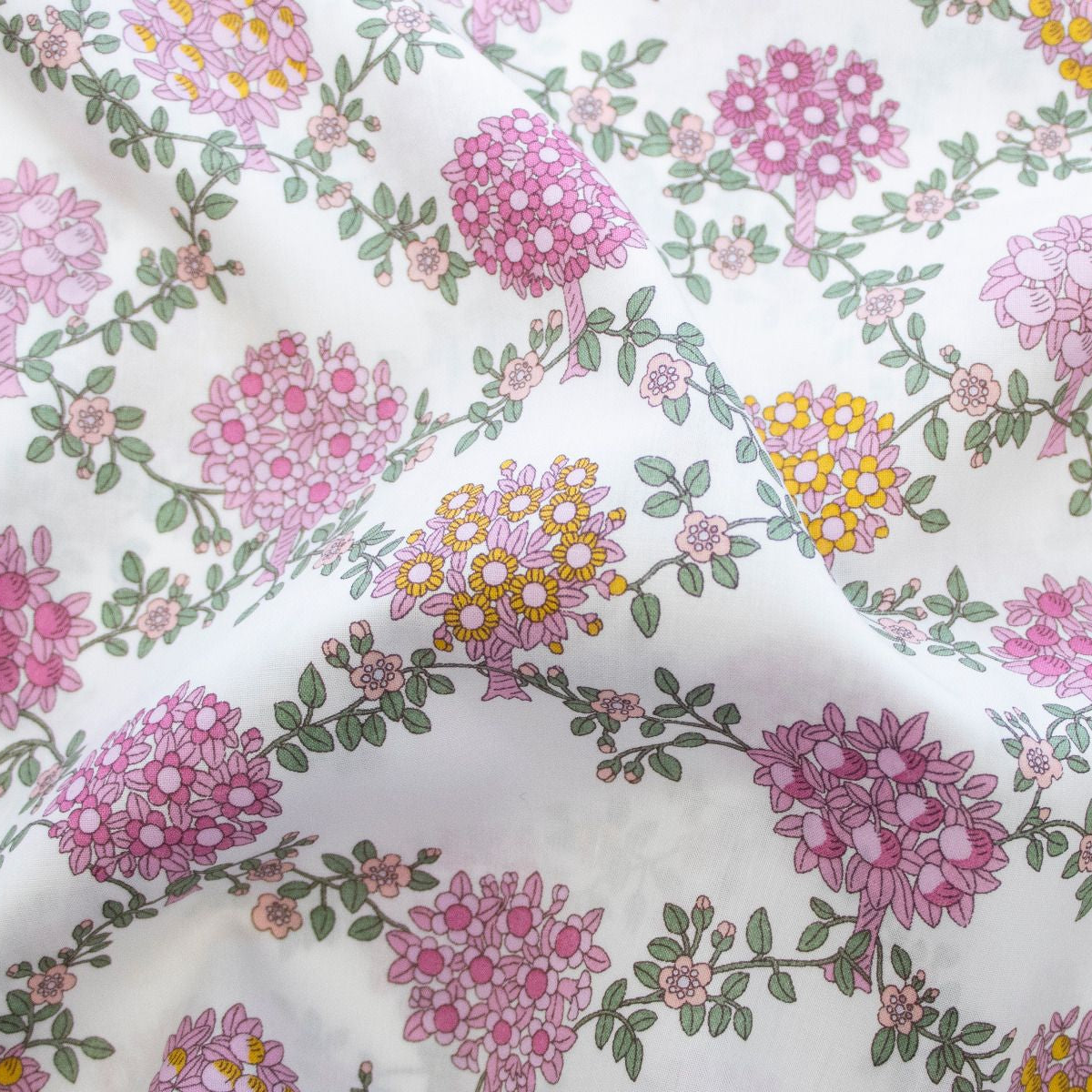 Bio-BW gewebt-Tana Lawn™-seidenartig-luxuriös - Liberty Fabrics - Summer Orchard - weiß