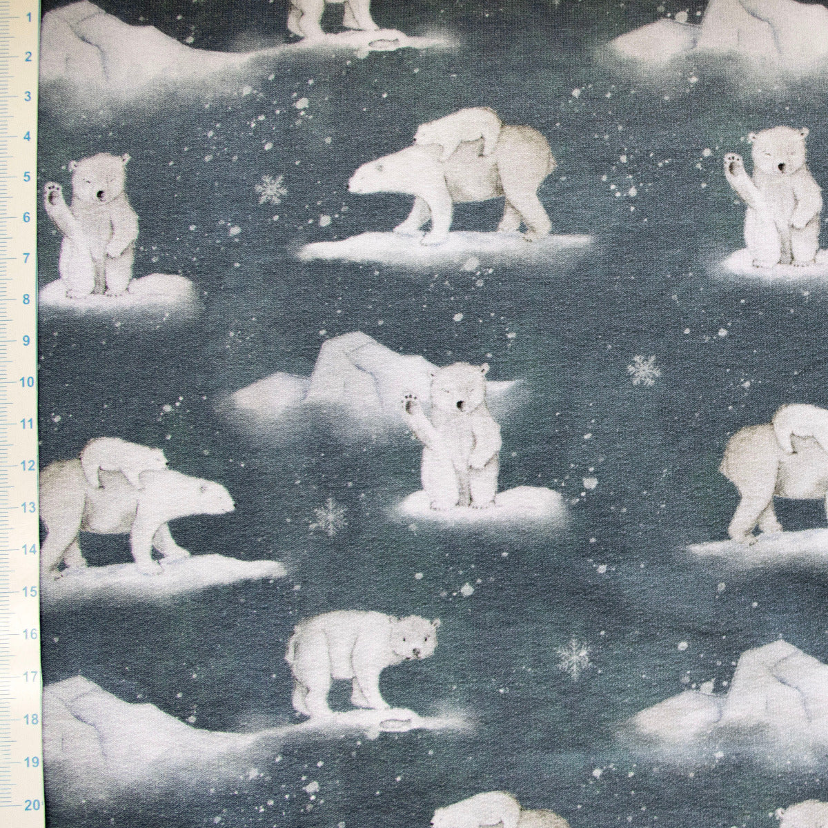 Angerauter Sweat Swafing - Beyond Nordic by Christiane Zielinski - Eisbären - rauchblau