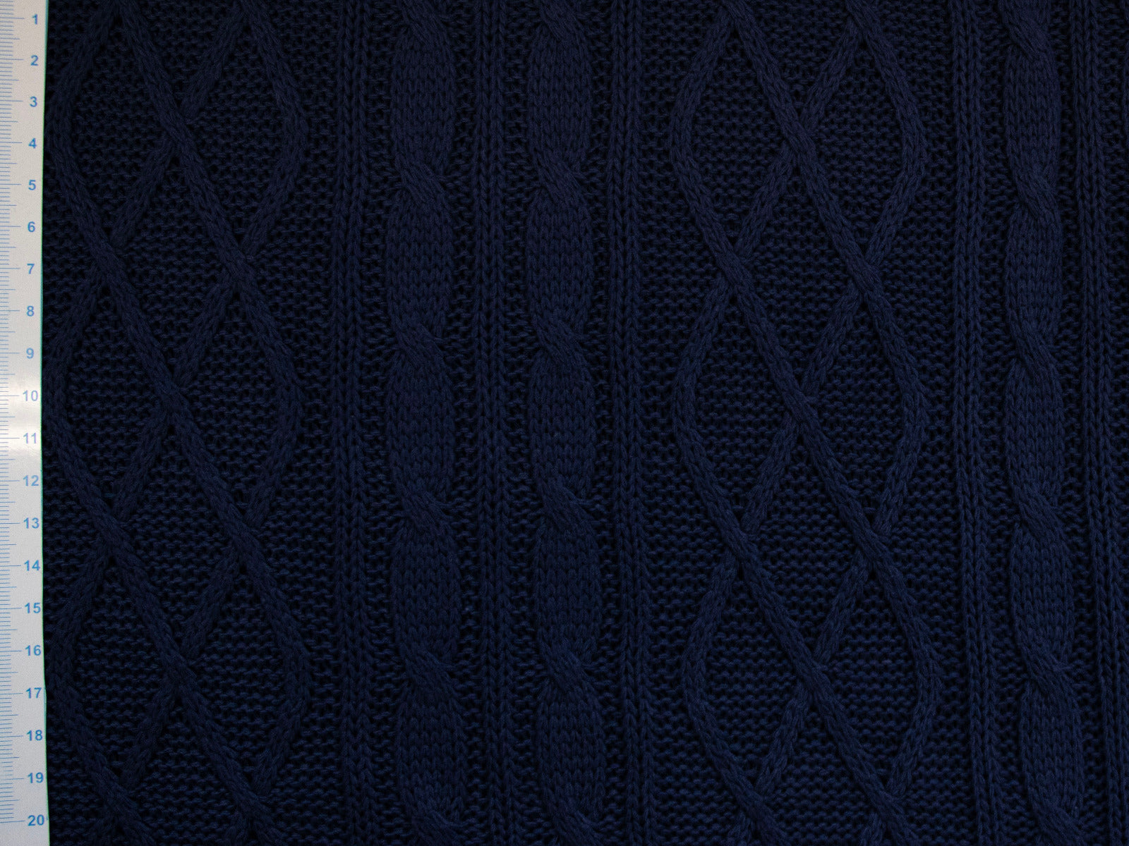 Strickstoff Big Knit mit Waben- und Zopfmuster