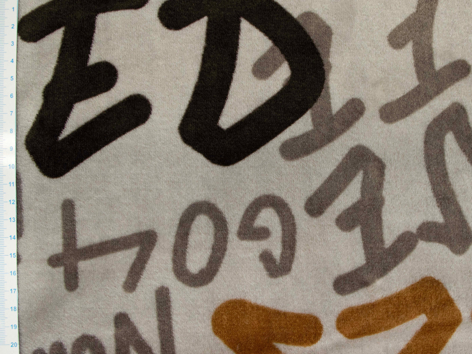 Kuschliger Fleece - Schriftzüge