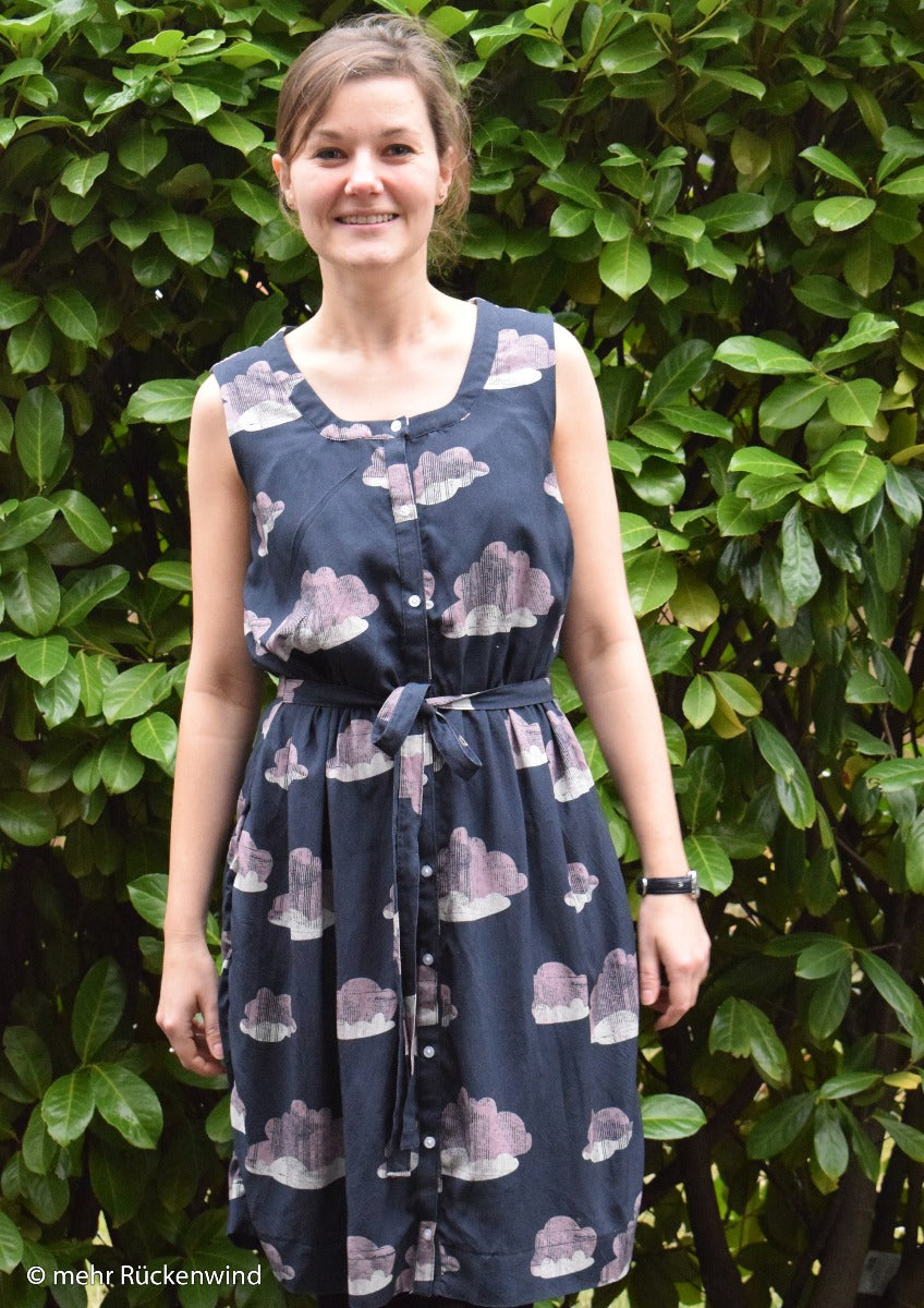 Webware Viskose Swafing Glowing Clods by Käselotti - schraffierte Wolken