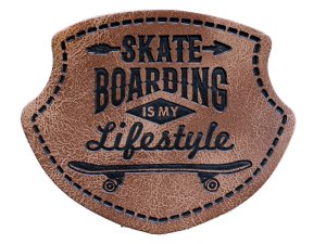 Jessy Sewing Kunstleder-Label mit aufgedruckter Nähnaht - "Wappen Skate" - braun