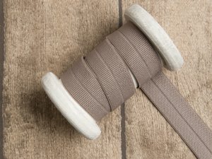 Elastisches Einfassband/Falzgummi - uni taupe