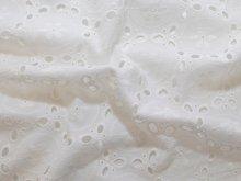 Musselin Baumwolle Double Gauze Broderie - Lochstickerei - Abstraktes Muster - weiß
