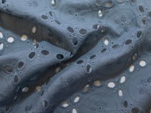 Musselin Baumwolle Double Gauze Broderie - Lochstickerei - Abstraktes Muster - stahlblau