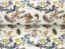 Webware Baumwolle Popeline Digitaldruck Looney Tunes - Bugs Bunny und Freunde spielen Fußball - weiß
