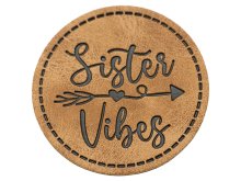 Jessy Sewing Kunstleder-Label mit aufgedruckter Nähnaht - "Sister Vibes" - braun