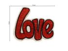 Nahaufnahme von Stick-Applikation zum Aufnähen ca 6 cm x 5 cm - Love - rot