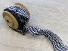 Nahaufnahme von Elastisches Rüschenband - ca. 2 cm breit - Karo - weiß - schwarz