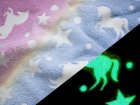 Wellnessfleece "Glow in the Dark" - Einhörner und Sterne auf Regenbogenverlauf - pastellig