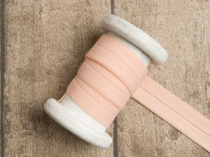 Elastisches Einfassband/Falzgummi - uni nuderosa