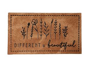 Jessy Sewing Kunstleder-Label mit aufgedruckter Nähnaht - "Different is beautiful" - braun