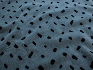 Nicki  - Flecken - blau