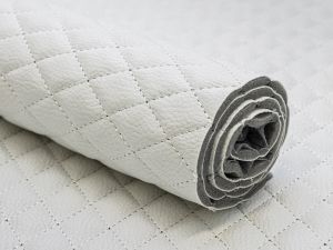 Struktur Kunstleder Coupon ca. 50 cm x 70 cm - Rautenmuster nahtgesteppt - weiß