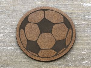 Nahaufnahme von Label Kunstleder KDS - Fußball - braun
