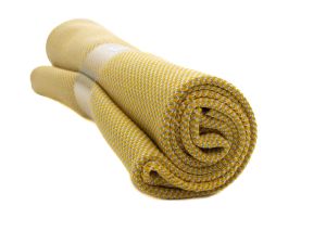 Nahaufnahme von Stoffcoupon 70 cm x 50 cm - Jacquard Designerstoff der dänischen Firma Kvadrat - gelb