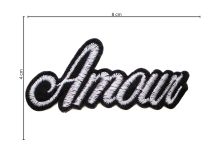Nahaufnahme von Stick-Applikation zum Aufnähen ca 8,0 cm x 4,0 cm - Amour - weiß - schwarz