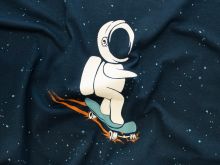 Nahaufnahme von Sweat French Terry PANEL ca 140 cm  x 70 cm - Astronaut mit Skateboard - dunkelblau 