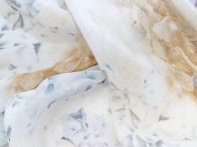 Nahaufnahme von italienischer Chiffon Viskose - Abstrakte Blumen - weiß