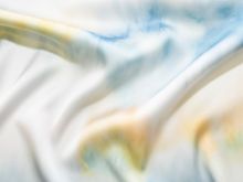 Satin minimal stretchig- Aquarell - naturweiß - blau - gelb