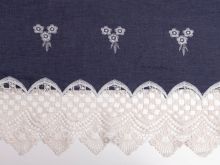 Leichter Bordüren-Jeansstoff mit Stickerei - Blumen - jeansblau