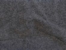 Nahaufnahme von einem Wollfleece in der Farbe rauchblau