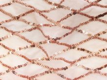 Nahaufnahme von Mesh dehnbar mit bestickten Pailetten - Rautenmuster - rosé