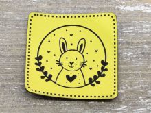 Nahaufnahme von Label Kunstleder KDS - Hasen - neongelb
