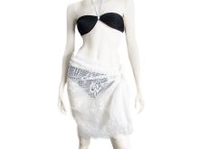 Nahaufnahme von Stoffcoupon Spitze - 75 cm x 140 cm - Strandrock - weiß