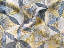 Nahaufnahme von Jacquard 3D Struktur - Geometrisches Muster - blau - gelb