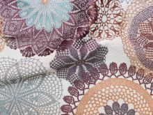 Nahaufnahme von Jacquard Dekostoff - Mandala - blau - mauve