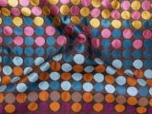 Nahaufnahme von Jacquard 3D Struktur - Pünktchen - blau - rosa