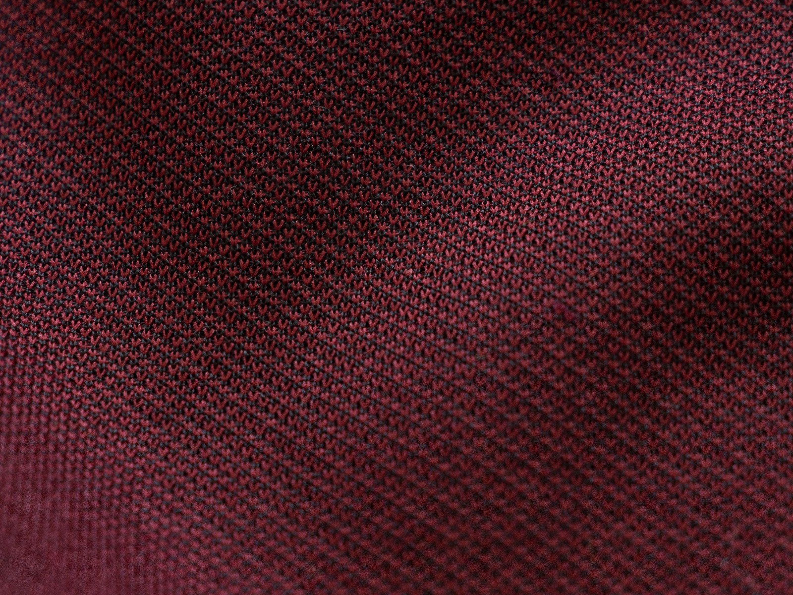 Jacquard Designerstoff der dänischen Firma Kvadrat - aubergine