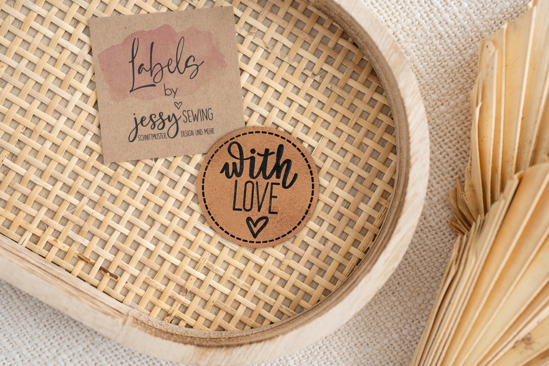 Jessy Sewing Kunstleder-Label mit aufgedruckter Nähnaht - "With Love" - braun