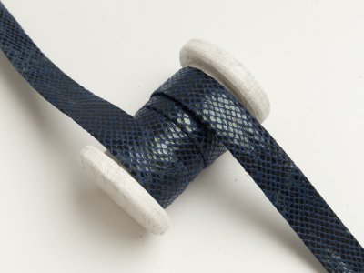 Einfassband/Falzband mit Foliendruck - Schlangenhaut - dunkles blau