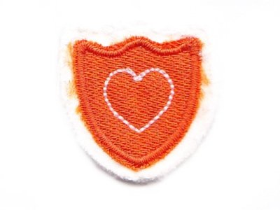 Applikation "Wappen" orange mit Herz zum Aufnähen