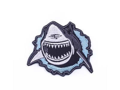 Stick - Applikation zum Aufbügeln ca. 7,3 cm x 6,0 cm - grusliger Hai - blau