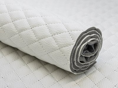 Struktur Kunstleder Coupon ca. 50 cm x 70 cm - Rautenmuster - weiß