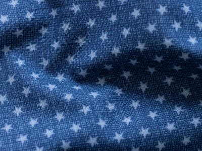 Beschichtete Webware Baumwolle in Jeansoptik - unregelmäßige Sterne - blau