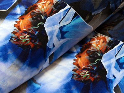 KDS Queen's Collection Hana - Jersey Viskose PANEL ca. 75cm x 160cm - Blumen in Rahmen - royalblau