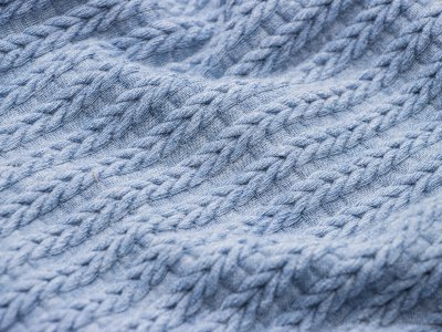 Leichter Jacquard Softtouch - Zopfmuster - uni blau