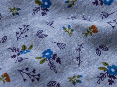 Alpenfleece Melange Lovely Flowers - Blumenvielfalt - meliert blau