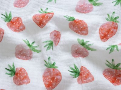 Musselin Baumwolle Double Gauze Swafing Thea - fruchtige Erdbeeren - weiß